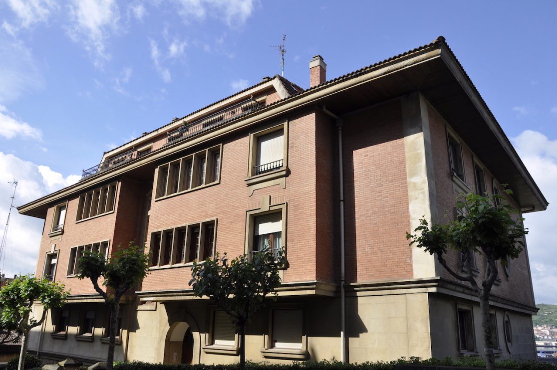 Reforma integral de vivienda en Getxo con vistas al mar – MARQ Margüelles Arquitectura